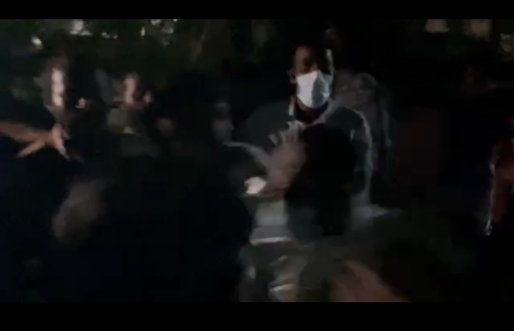 އޮފިޝަލުންނަށް ތުހުމަތާ އެކު ފޯކައިދޫގައި ހަމަނުޖެހުން