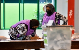 Sh. Komandoo by-election ballot count PHOTO: MIHAARU