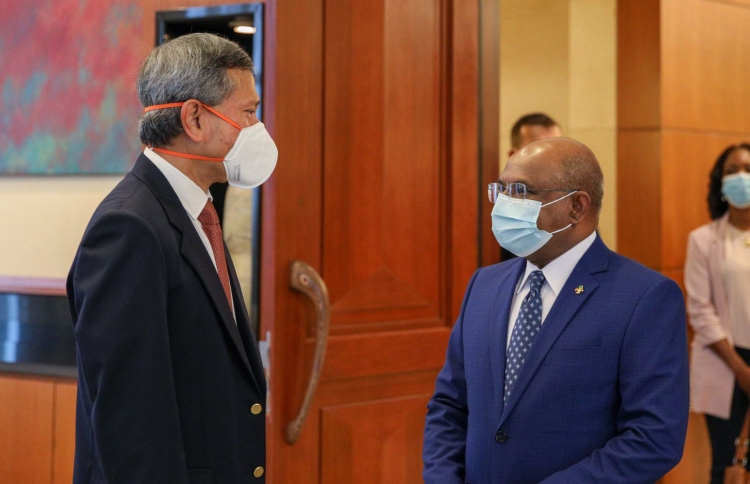 އދ.ގެ އާންމު މަޖިލީހުގެ ރައީސަކު އަލަށް ސިންގަޕޫރަށް