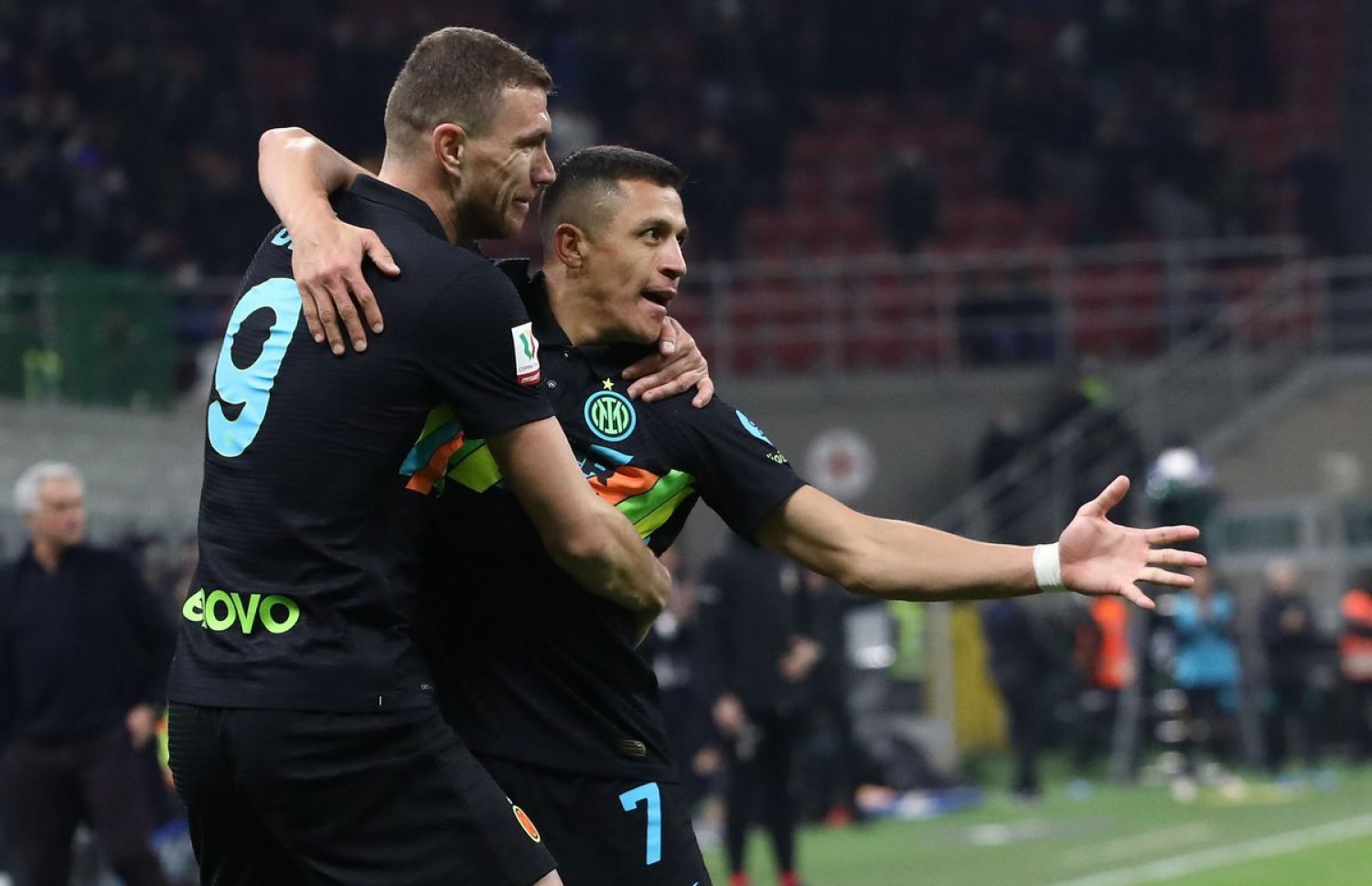 ޒެކޯ އާއި ސަންޗޭޒް، އިންޓަ އިން ރޯމާ ބަލިކުރި މެޗުގެތެރެއިން.