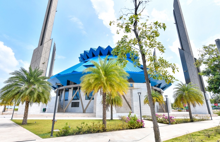 މިސްކިތް ރަސްމީކޮށް ނުހުޅިވިއަސް ނަމާދުކުރަން ފަށާނެ