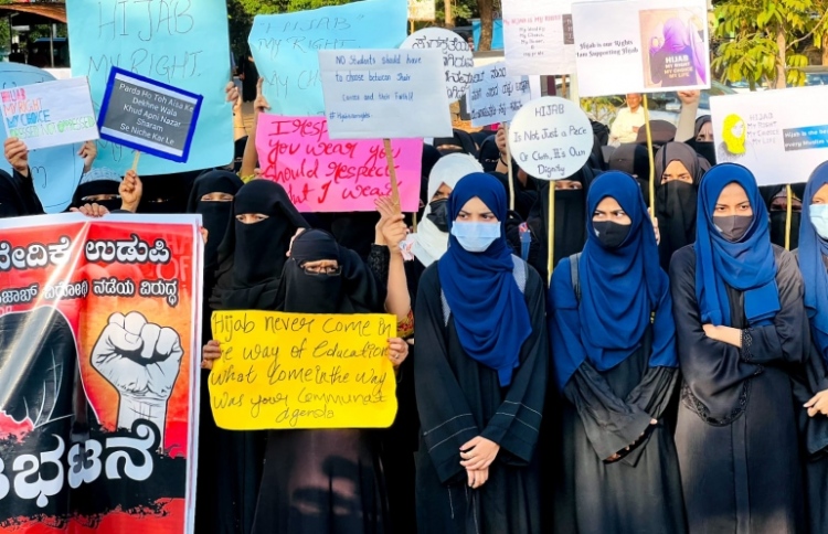 ބުރުގާ މައްސަލައަށް އެމެރިކާ ވަނުމަށް އިންޑިއާ ނުރުހޭ