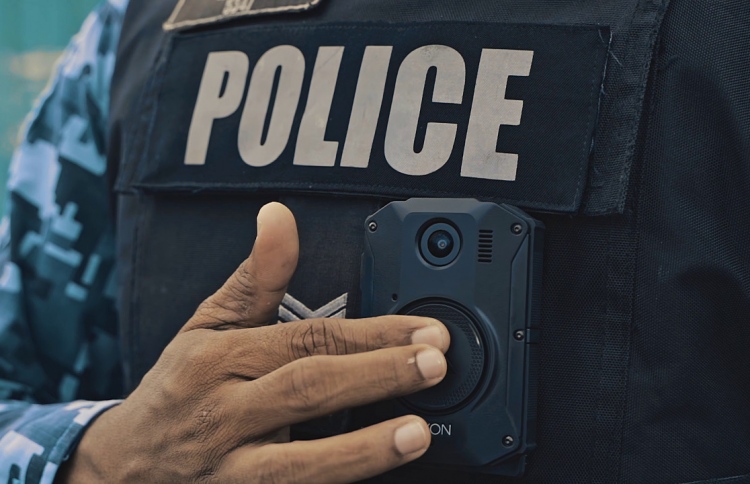 އަންހެނަކު ފެންވަރަން ހުއްޓާ ފުލުހުން ވަދެފައެއް ނުވޭ