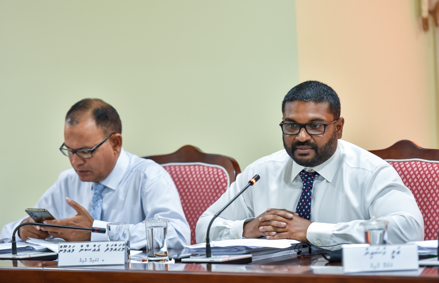 ގުރައިދޫ ދާއިރާގެ މެމްބަރު ގައްސާން މައުމޫން، 241 ކޮމިޓީގައި ވާހަކަދައްކަވަނީ-- ފޮޓޯ: ފަޔާޒު މޫސާ/ މިހާރު