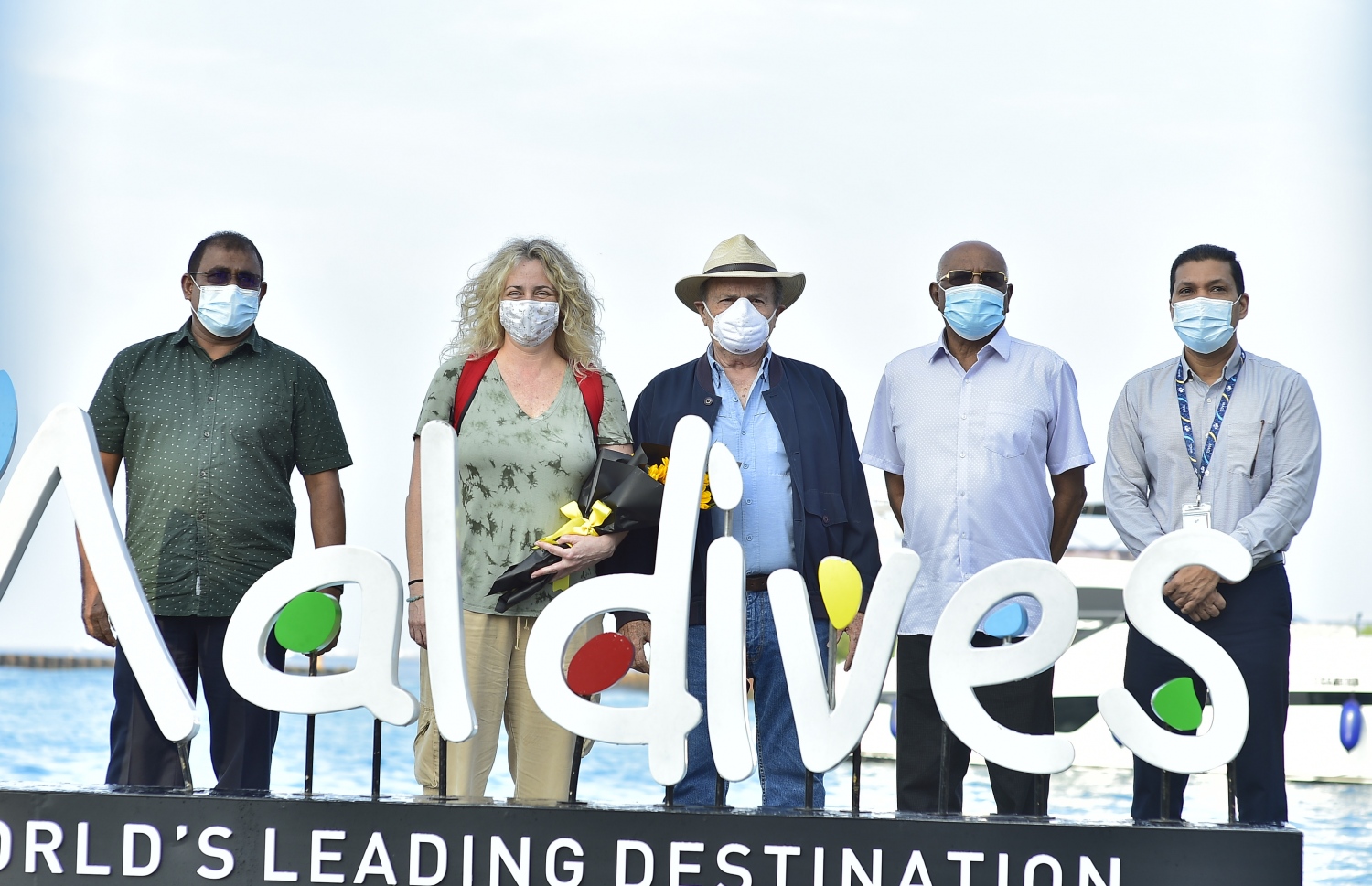 ކ-ވ ވީއައިއޭގެ އެކްޓިން އެމްޑީ ތޯހާ އިބްރާހިމް އާއި ހެލްތު މިނިސްޓަރު ނަސީމް އަދި ކޯބިން އާއި އޭނާގެ ދަރިފުޅު އަދި ޓޫރިޒަމް މިނިސްޓަރު މައުސޫމް ފޮޓޯއަކަށް ހުއްޓިވަޑައިގެން-- ފޮޓޯ: މިހާރު