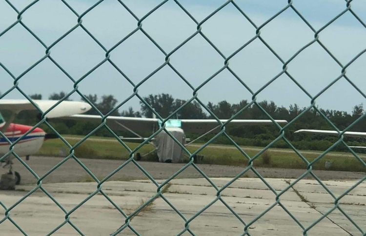 އޭއޭއޭގެ ބައެއް ތަކެތި ނީލަން ކިޔައި ވިއްކާލައިފި