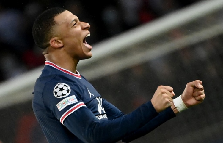 އެމްބާޕޭ ފަހުވަގުތު ޖެހި ލަނޑުން ރެއާލް ބަލިކޮށްފި