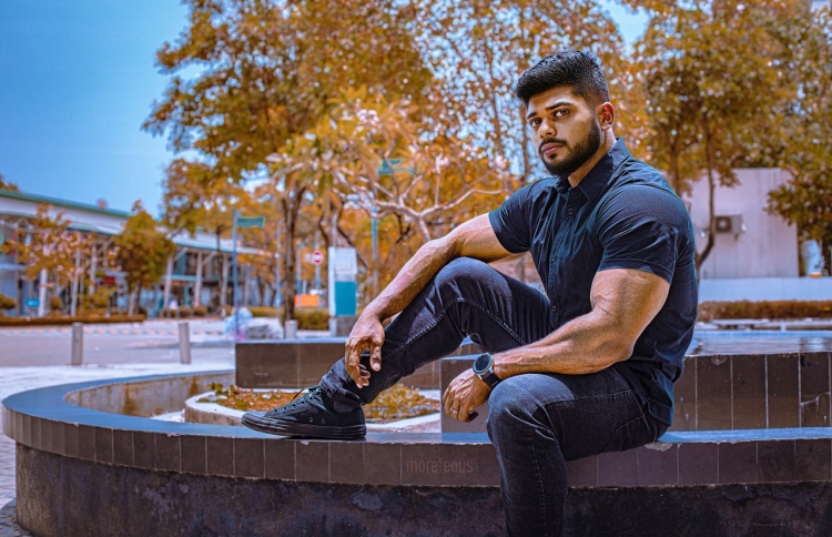 ފޮޓޯގައި ނަހްޔާން. --ފޮޓޯ ކްރެޑިޓް: މޯފިއަސް