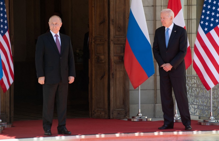 ރަޝިޔާ އަށް މާލީ އެހީ ދިނުން އެމެރިކާއިން މަނާކޮށްފި