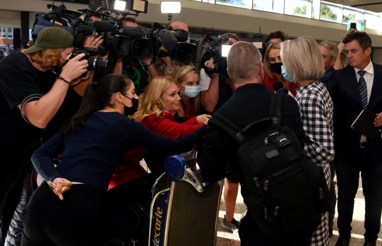 ދެ އަހަރަށް ފަހު އޮސްޓްރޭލިޔާ ހުޅުވާލައިފި