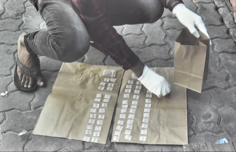 ވައިގެ މަގުން ޑްރަގް ގެނައި މީހަކު ހައްޔަރުކޮށްފި