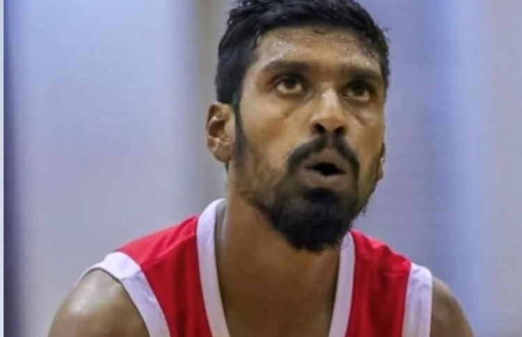 ޗިކަނޭ އަށް އަނިޔާވެ ކަރުކަށިގަނޑުގައި ރެނދުލައިފި