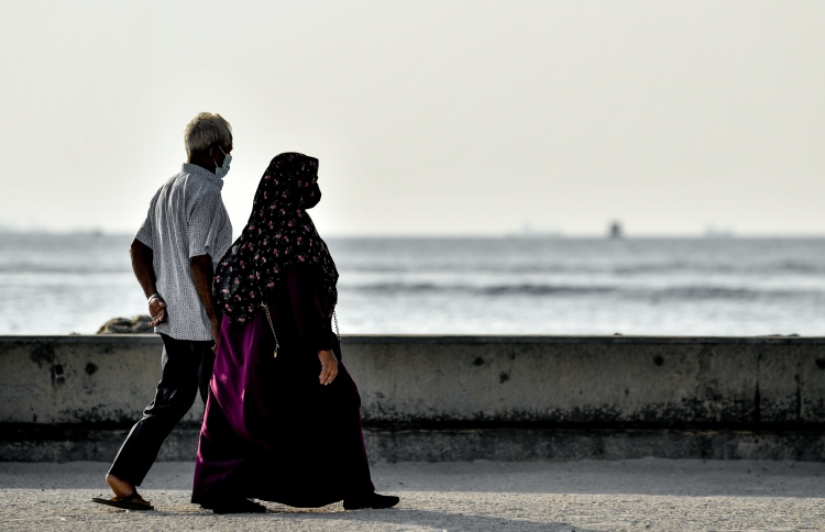 ގަދަރުވެރިކަމާއެކު އެކު ދުވަސްވުން