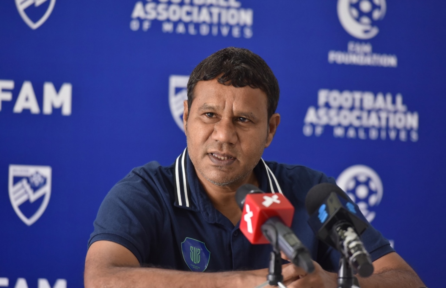 އިސްމާއީލް މަހްފޫޒް ޕްރެސްއެއްގައި ވާހަކަ ދައްކަނީ: މިދިޔަ ތިން އަހަރު ގްރާންޑޭގައި މަސައްކަތް ކުރި އިންމަ މި ސީޒަންގައި މަސައްކަތް ކުރަނީ ސަސްގައި --- ފައިލް ފޮޓޯ: މިހާރު