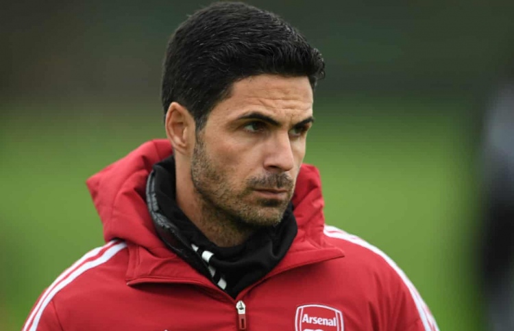 އާސެނަލްގައި ވަރަށް ބައިވަރު މައްސަލަތައް އެބަހުރި