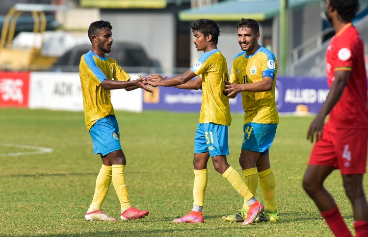 ގްރާންޑޭ ބަލިކޮށް ވެލެންސިއާ އަލުން ޓްރެކަށް