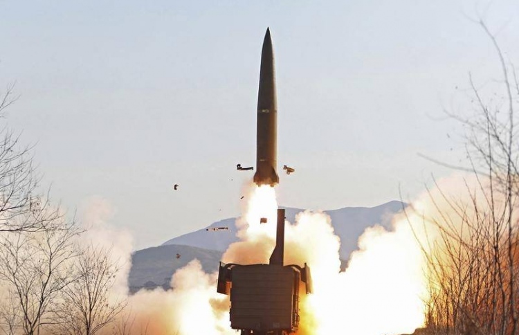 އުތުރު ކޮރެއާއިން ބެލިސްޓިކް މިސައިލެއްގެ އަޖުމަބަލައިފި