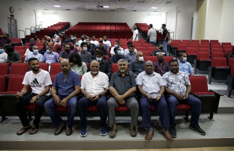 އޭޖީން ފަނޑިޔާރުންނާއި ވަކީލުންގެ ފުޓްސަލް މުބާރާތެއް