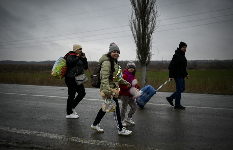 ޔޫކްރޭނުން ވަކިވާ ސަރަހައްދުތަކުގެ ވެރިން ރަޝިޔާ އަށް