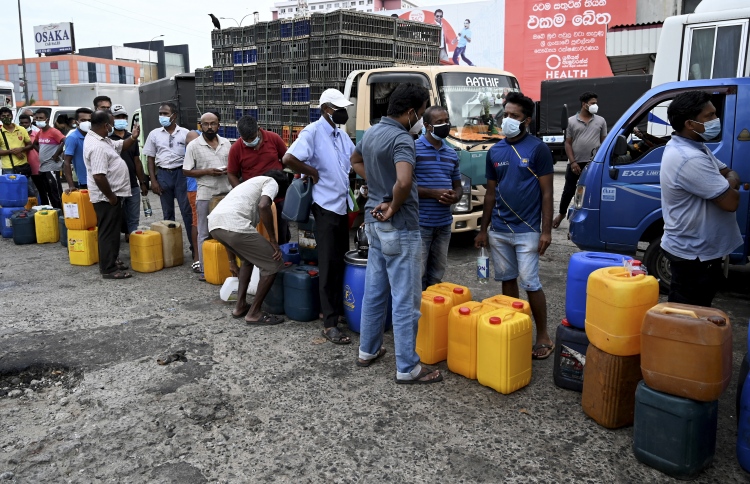 ލަންކާ އިން ތެޔޮ ހުސްވެ ޕަބްލިކް ޓްރާންސްޕޯޓް ހުއްޓުމަކަށް