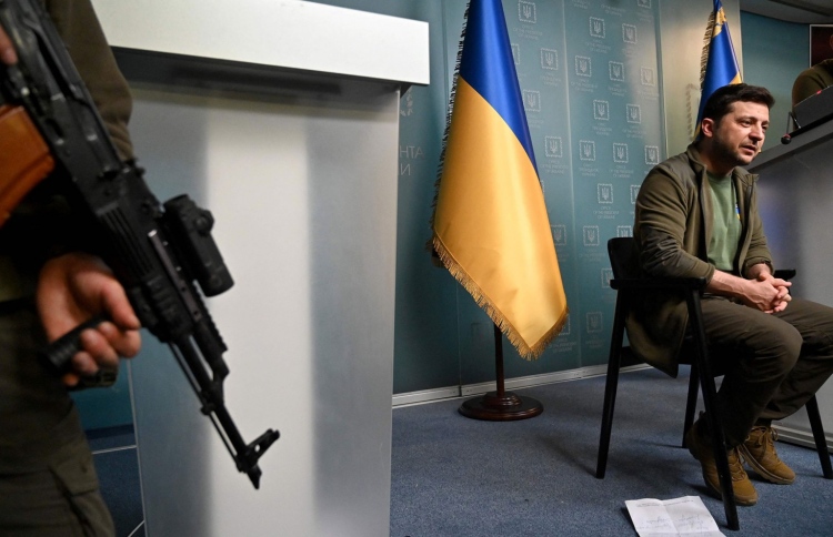 ޒެލެންސްކީ އަވަހާރަކޮށްލަން ތިން ފަހަރަށް މަސައްކަތްކުރި