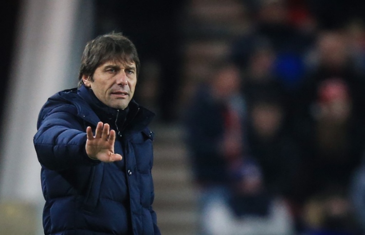 ޓޮޓެންހަމްގެ ހާލާމެދު ކޮންޓޭ މާޔޫސް ވެފައި