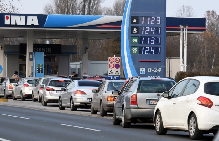 ރަޝިޔާގެ ތެޔޮ މަނާކުރުމާ ހަންގެރީ ދެކޮޅު