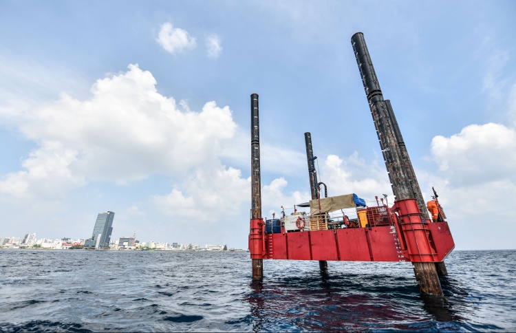 ލޭންޑް ޔޫސް ޕްލޭން އޮތީ މިނިސްޓްރީގައި: ކައުންސިލް