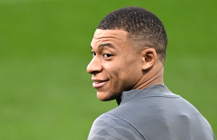 އެމްބާޕޭ ވަށައިގެން ހިނގާ ކަންކަމުން އަސަރެއް ނުކުރާނެ