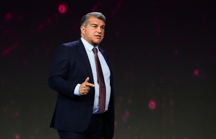 މެސީ ބާސާ ދޫކޮށްލުމުން ހިތާމައެއް ނުކުރަން: ލަޕޯޓާ