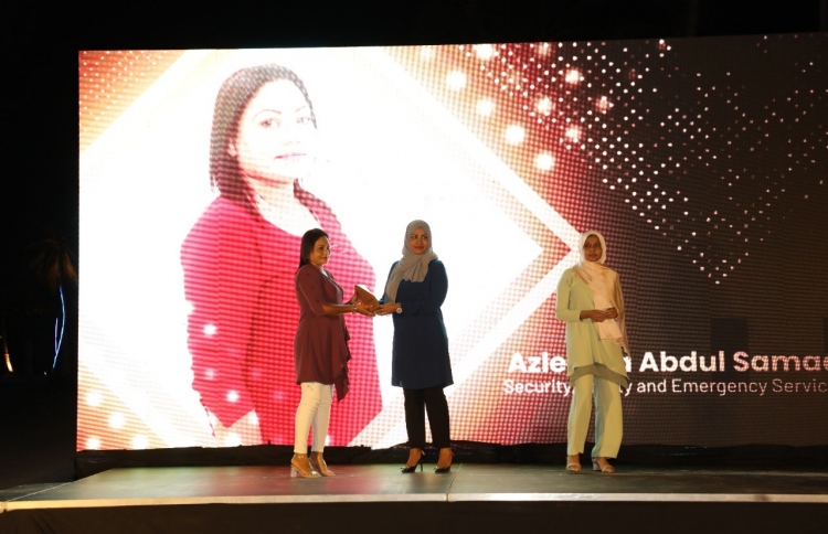 އެމްޕީއެލްގެ އަންހެނުންނަށް ހާއްސަ އެވޯޑެއް ދީފި