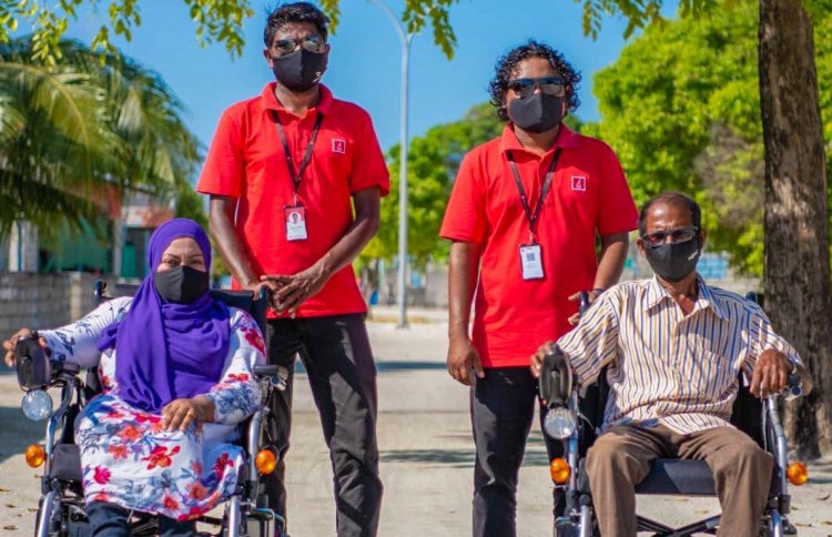 ބީއެމްއެލް އިން މޮޓޮރައިޒްޑް ވީލްޗެއާ ހަދިޔާކޮށްފި