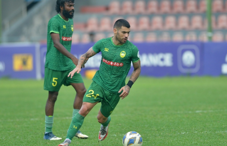 ޓާނާގެ ހެޓްރިކުން މާޒިޔާއިން ބޮޑު މޮޅެއް ހޯދައިފި