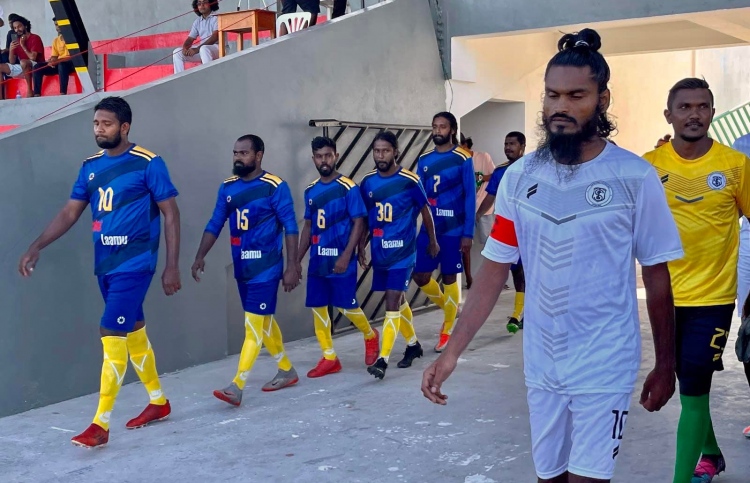 ގަވާއިދު ފުރިހަމަ، އެކަމަކު އޮތީ އިނގިރޭސި ބަހުން!