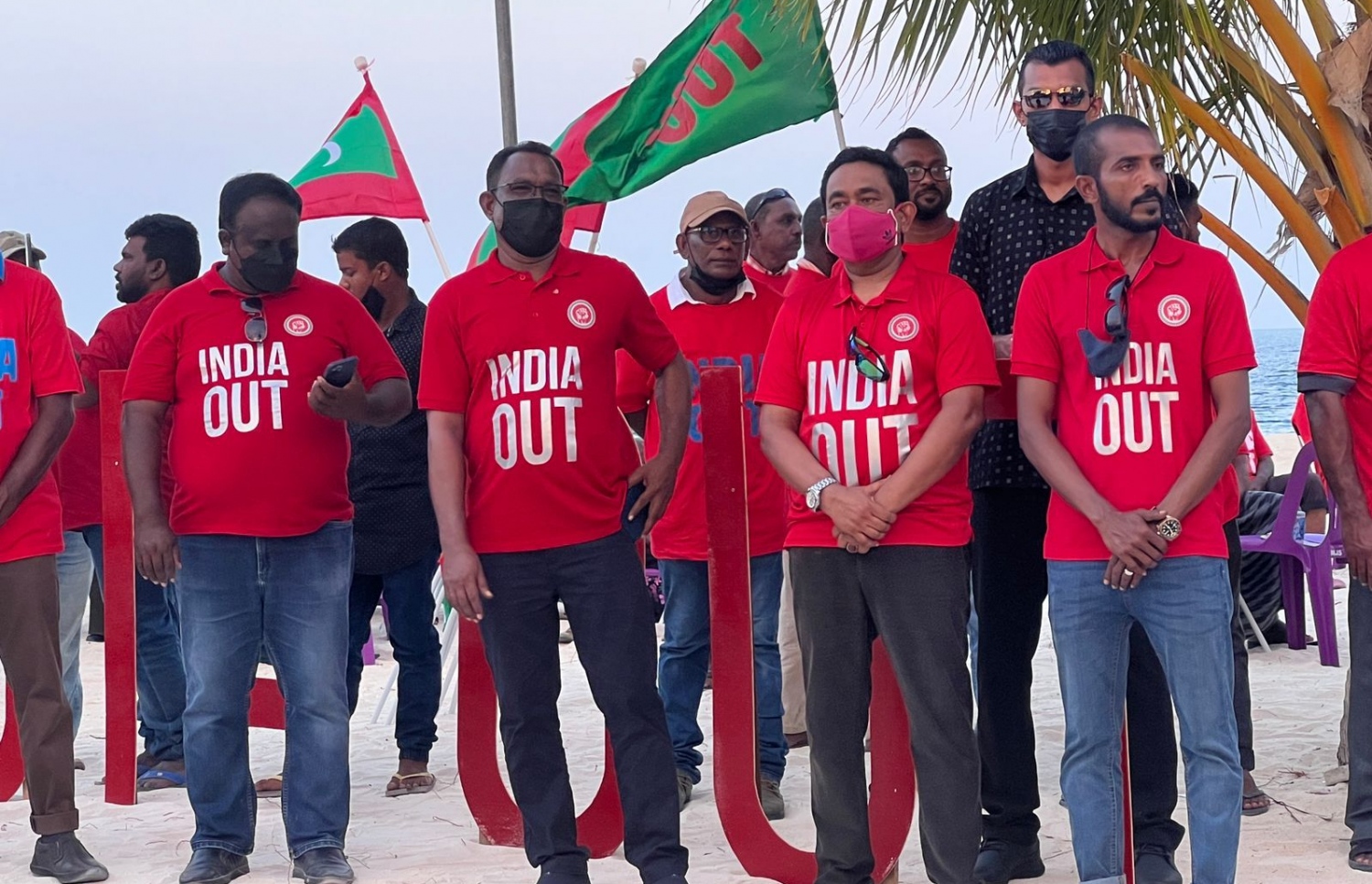 އިންޑިއާ އައުޓް ކެމްޕޭންގައި ޔާމީންއާ އެކު އަދުރޭ ބައިވެރިވެވަޑައިގަންނަވަނީ: ރާއްޖެ އިން އިންޑިއާ ސިފައިން ފައިބަން އިދިކޮޅު ކޯލިޝަނުން އަންނަނީ ގޮވާލަމުން. -- ފޮޓޯ/ ޕީޕީއެމް
