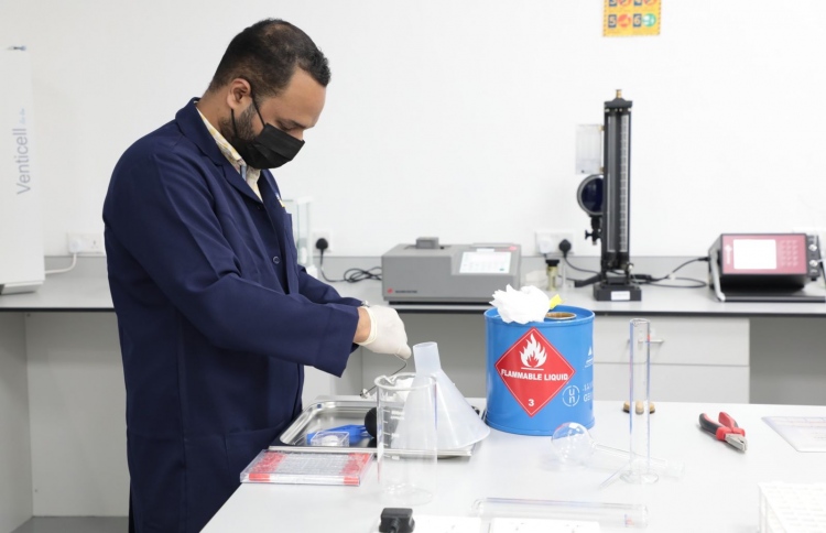 އެސްޓީއޯގެ ލެބޯޓަރީން އަލަށް ތެލުގެ ޓެސްޓެއް ކޮށްފި