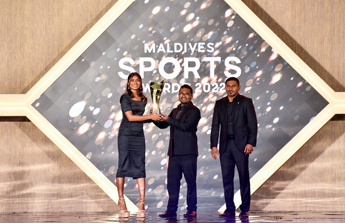 ބެޑްމިންޓަންގެ އެންމެ މޮޅު ކުޅުންތެރިއަކަށް ހޮވުނު ނަބާހާ އާ އެވޯޑު ހަވާލުކޮށްދެނީ -- ފޮޓޯ: ފަޔާޒު މޫސާ / މިހާރު