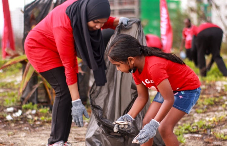 ސްވިމިން ޓްރެކާއި ފޭސް ދެއަކުން 755 ކިލޯގެ ކުނި