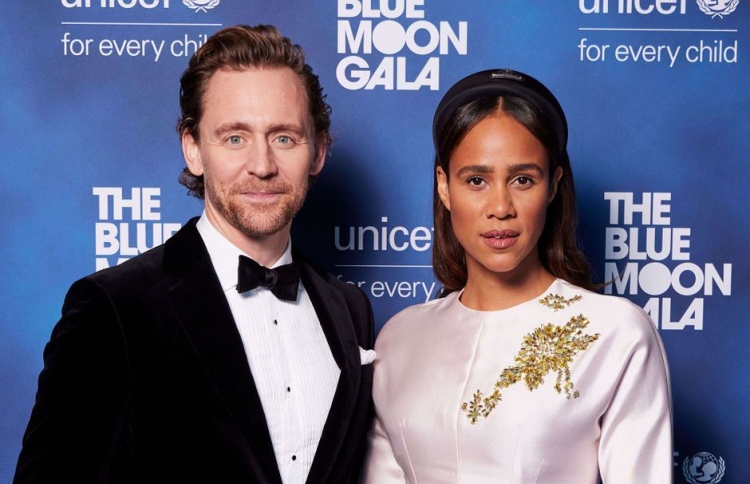 ޓޮމް ހިޑްލްސްޓަން އެންގޭޖުވެއްޖެ