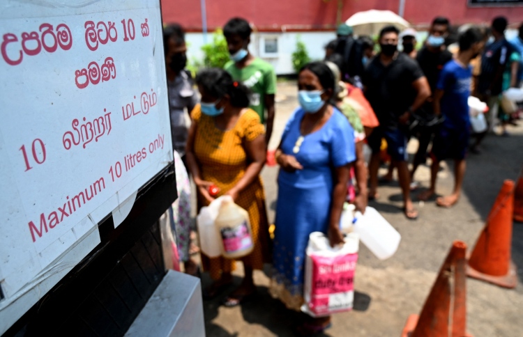 ލަންކާ އަށް ތެޔޮ ފޯރުކޮށްދޭން ގިނަ ހުށަހަޅުންތަކެއް