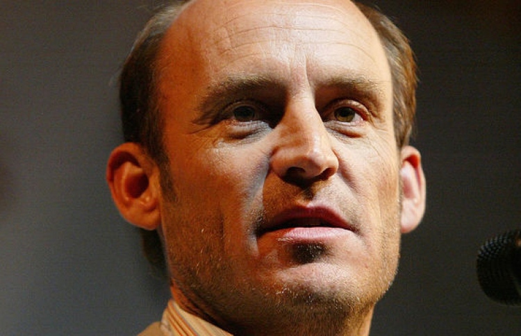 ނޫ ރާއްޖެ ޕްރޮގްރާމަށް ބިލިއަނަރު ޓެޑް ވެއިޓްގެ އެހީ