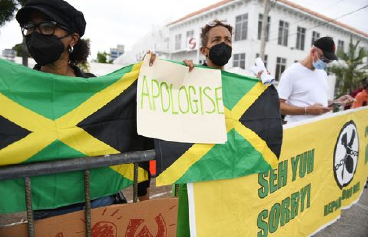 ޝާހީ އާއިލާއާ ދެކޮޅަށް ޖެމެއިކާގައި ބޭއްވި މުޒާހަރާ.-- ފޮޓޯ: ގެޓީ އިމޭޖެސް