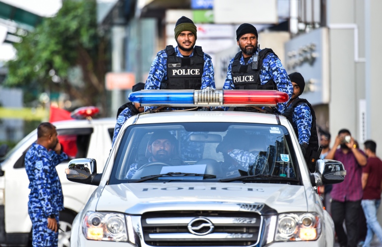 "ފުލުހުންނާއެކު އުޅުނީ ބިދޭސީ މުވައްޒަފެއް"