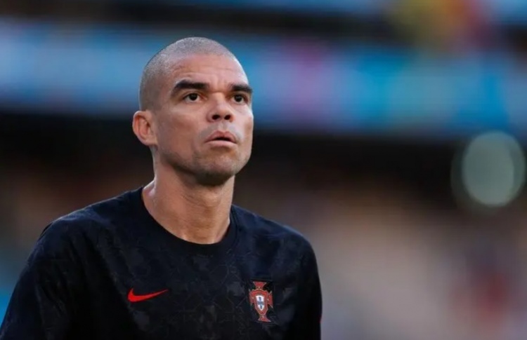 ޕެޕޭ އެނބުރި އައުުމުން ރޮނާލްޑޯ އަށް ތަފާތު ޖޯޝެއް