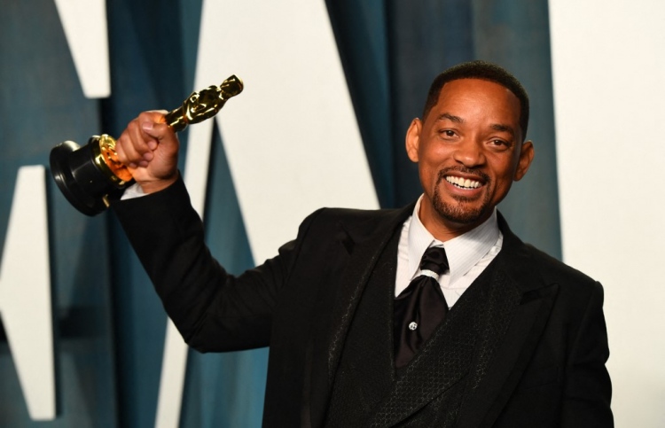 ވިލް ސުމިތު އެކެޑަމީގެ މެމްބަރުކަމުން އިސްތިއުފާ ދީފި