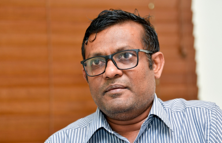 ބަންދުގައި ހުރެގެން ނާޒިމް ވަކާލާތުކުރާތީ ފާޑުކިޔުން