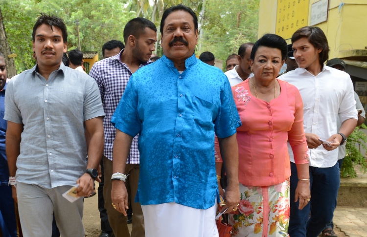 ރާޖަޕަކްސާގެ ވަފާތެރިން ވެސް ދެކޮޅުވާން ފަށައިފި