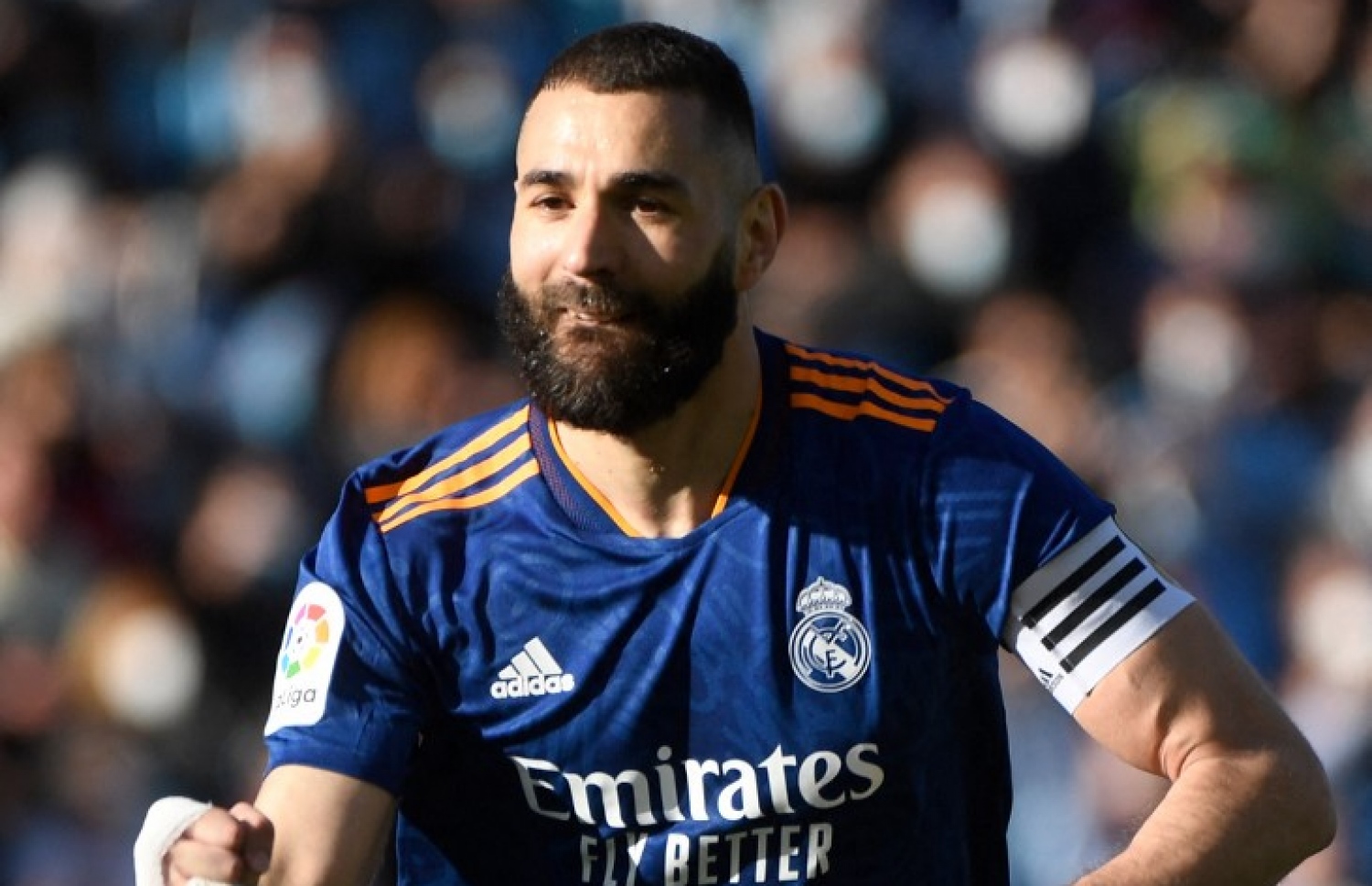 ބެންޒެމާ މިރޭ ލަނޑެއް ޖެހުމަށް ފަހު އުފާފާޅުކުރަނީ: އޭނާ ވަނީ މިހާތަނަށް ރެއާލް އަށް ކުޅެދިން 594 މެޗުން 313 ލަނޑު ޖަހައިދީފައި.-- ފޮޓޯ: އޭއެފްޕީ