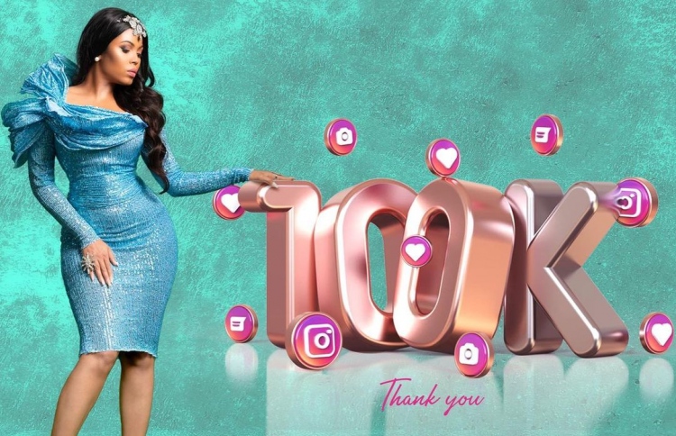 އައްޒަގެ އިންސްޓަގްރާމްގައި 100،000 ފޮލޯވާސް ހަމަވުމުގެ އުފަލުގައި ޕޯސްޓްކުރި ފޮޓޯ.