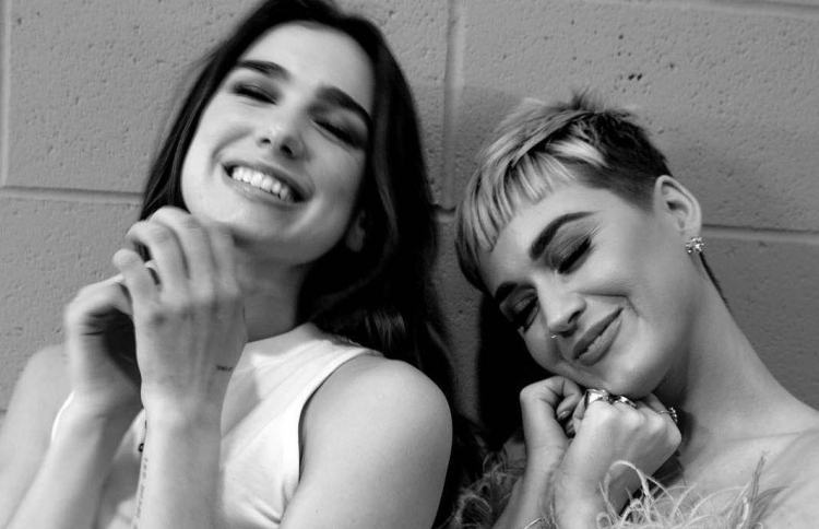 ކޭޓީ އާއި ޑުއާ އެކުގައި ލަވައެއް ނެރެނީ